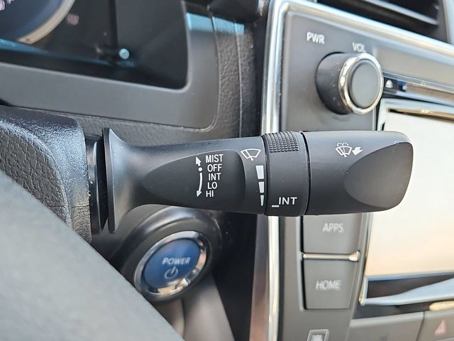 Thumbnail: 2017 Toyota Camry - 31