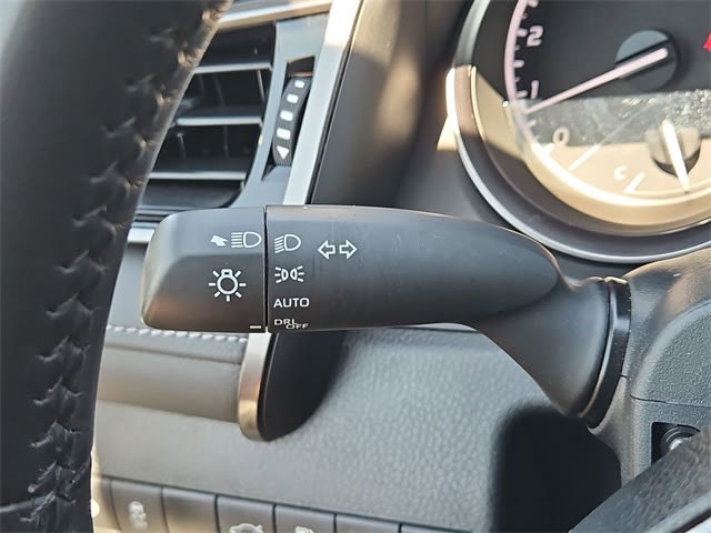 Thumbnail: 2024 Toyota Camry - 32