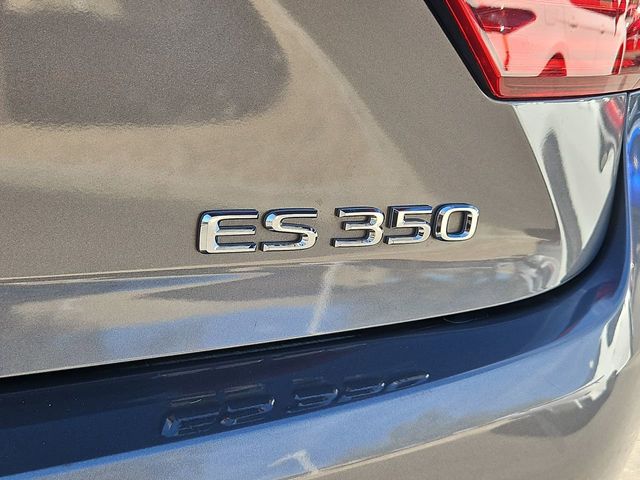 Thumbnail: 2017 Lexus ES - 25
