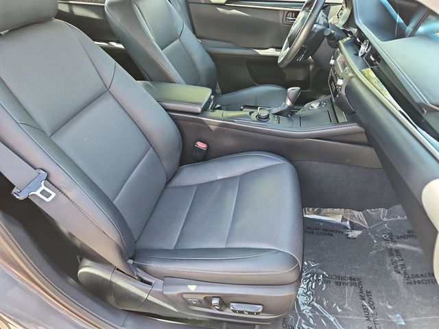 Thumbnail: 2017 Lexus ES - 12