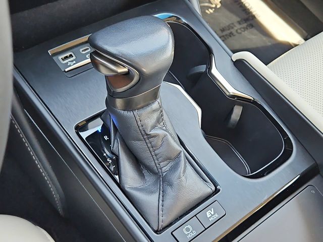 Thumbnail: 2023 Lexus ES - 16