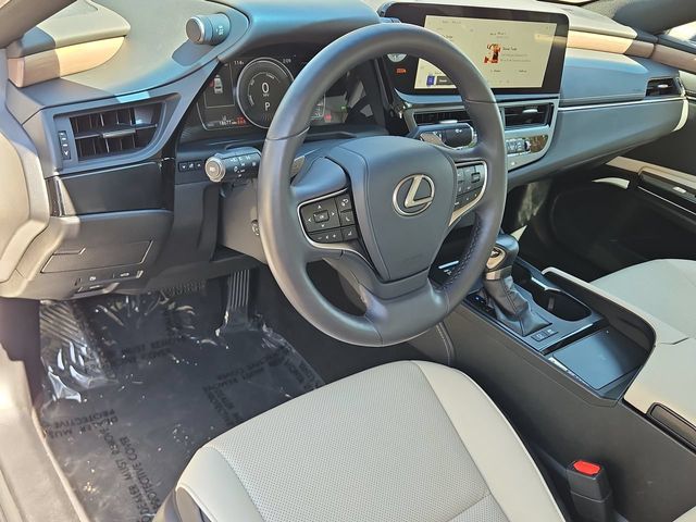 Thumbnail: 2023 Lexus ES - 2