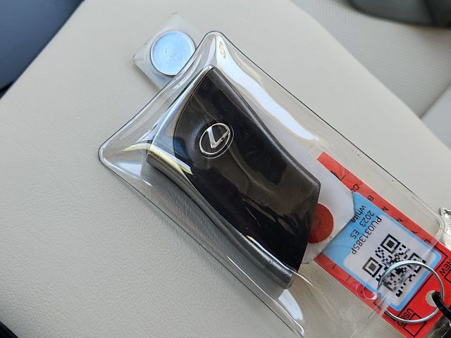 Thumbnail: 2023 Lexus ES - 19