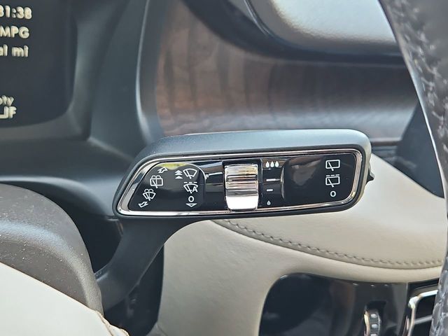 Thumbnail: 2020 Lincoln Aviator - 31