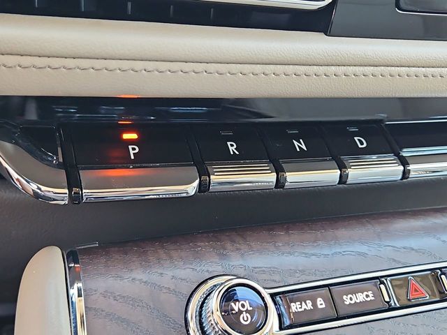 Thumbnail: 2020 Lincoln Aviator - 37