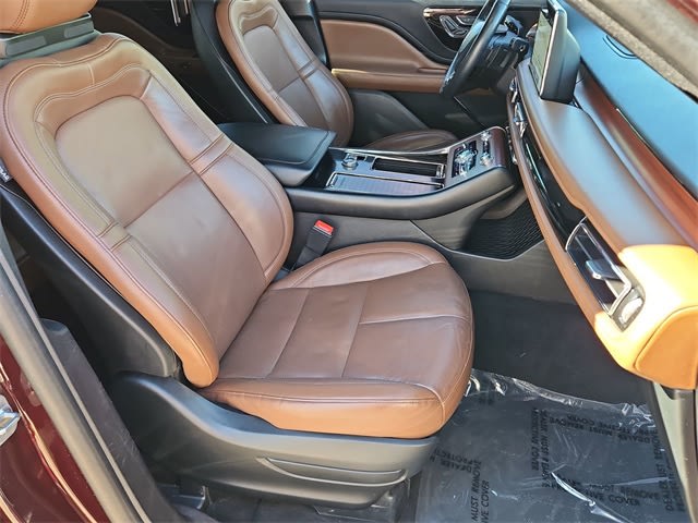 Thumbnail: 2023 Lincoln Aviator - 28