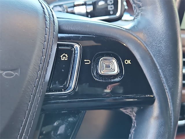 Thumbnail: 2023 Lincoln Aviator - 30