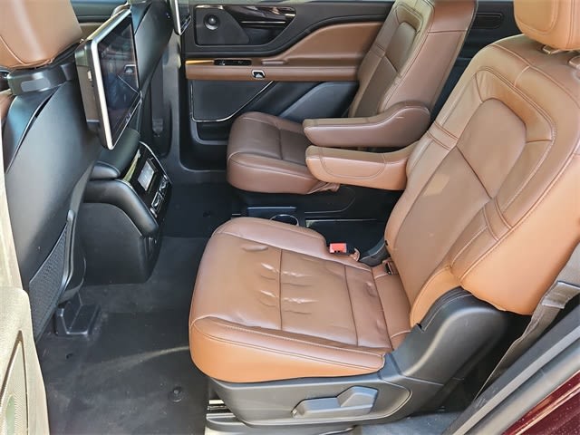 Thumbnail: 2023 Lincoln Aviator - 27