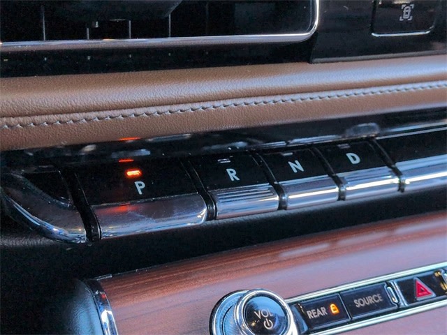 Thumbnail: 2022 Lincoln Aviator - 37