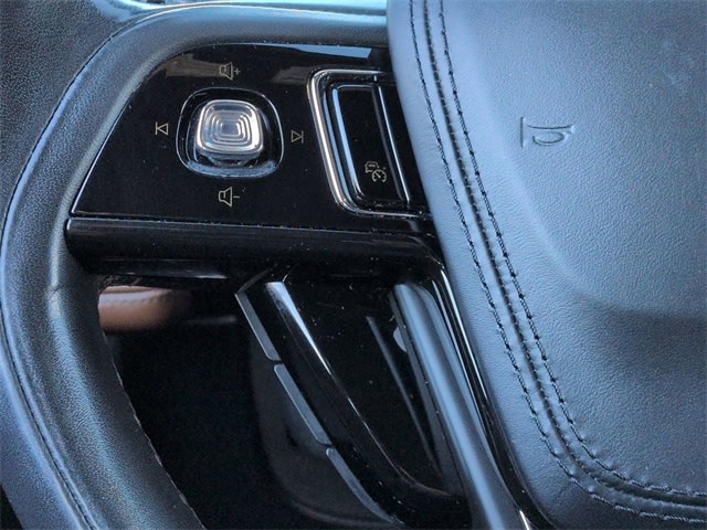 Thumbnail: 2022 Lincoln Aviator - 30