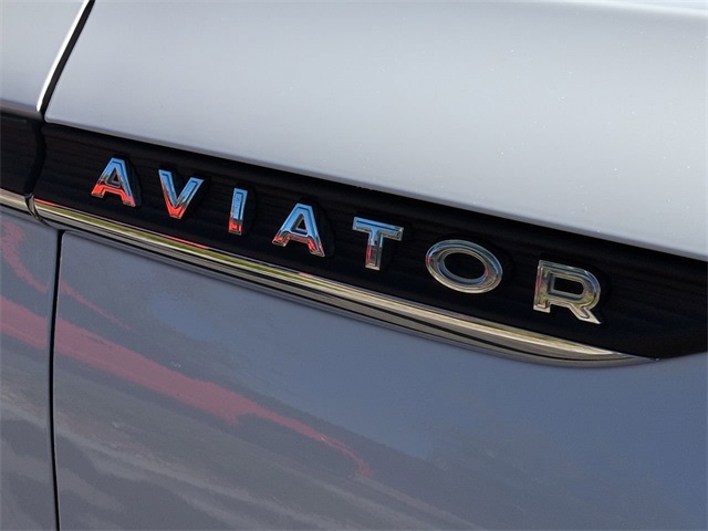 Thumbnail: 2022 Lincoln Aviator - 24