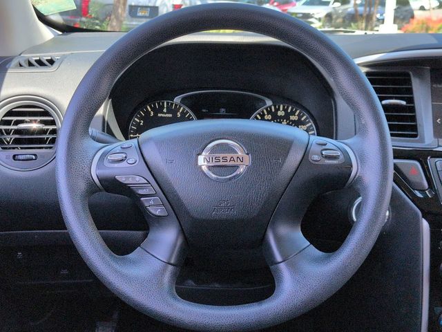 Thumbnail: 2017 Nissan Pathfinder - 14