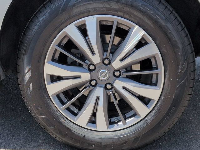 Thumbnail: 2017 Nissan Pathfinder - 8