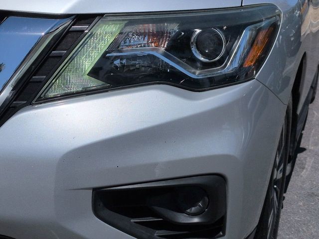 Thumbnail: 2017 Nissan Pathfinder - 24