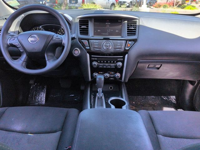 Thumbnail: 2017 Nissan Pathfinder - 10