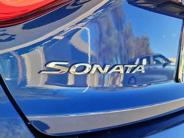 Thumbnail: 2016 Hyundai Sonata - 25