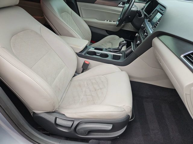Thumbnail: 2016 Hyundai Sonata - 12