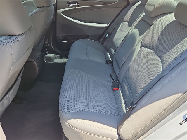 2013 Hyundai Sonata GLS 13