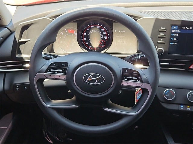 2021 Hyundai Elantra SE 14