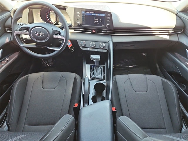 2021 Hyundai Elantra SE 10
