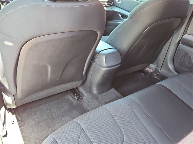 2021 Hyundai Elantra SE 12