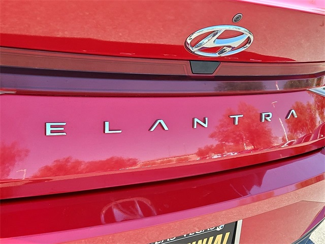 2021 Hyundai Elantra SE 25