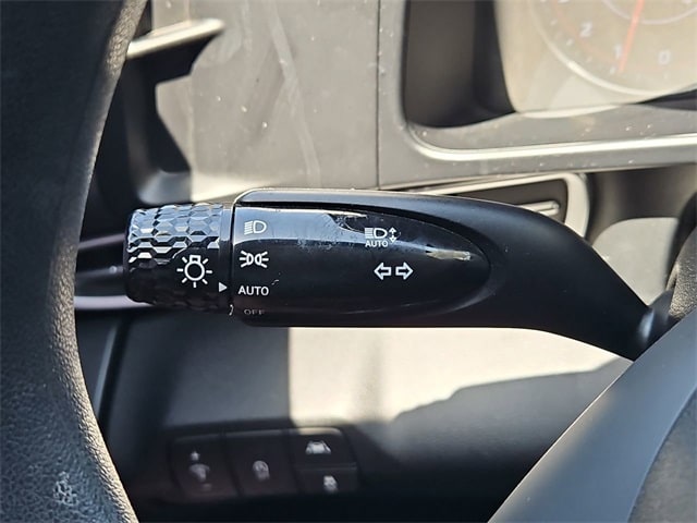 2021 Hyundai Elantra SE 16