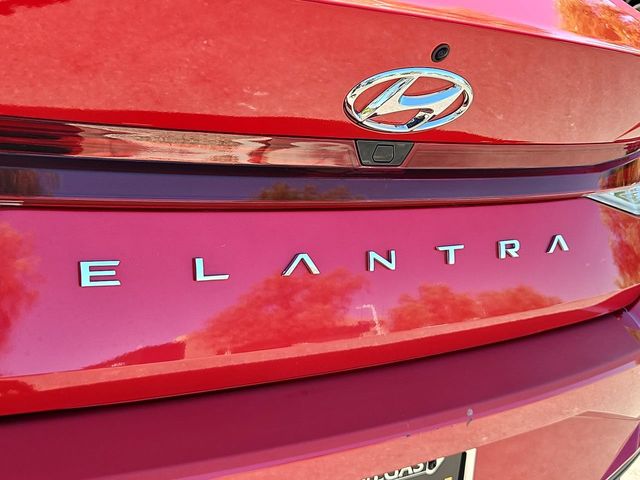 Thumbnail: 2022 Hyundai Elantra - 25