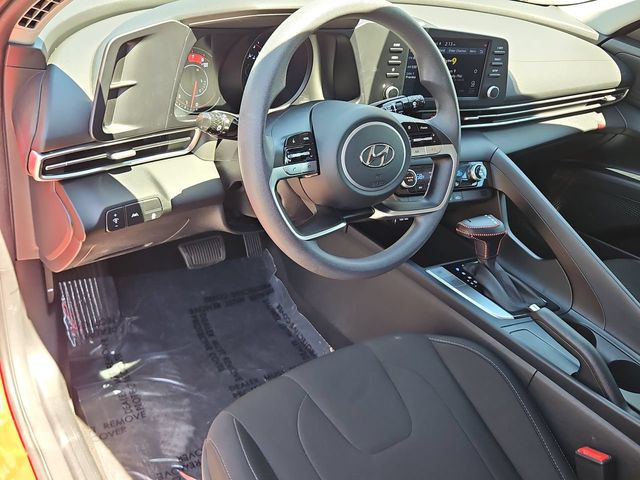 Thumbnail: 2022 Hyundai Elantra - 2