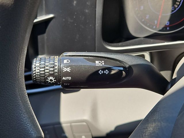 Thumbnail: 2022 Hyundai Elantra - 30
