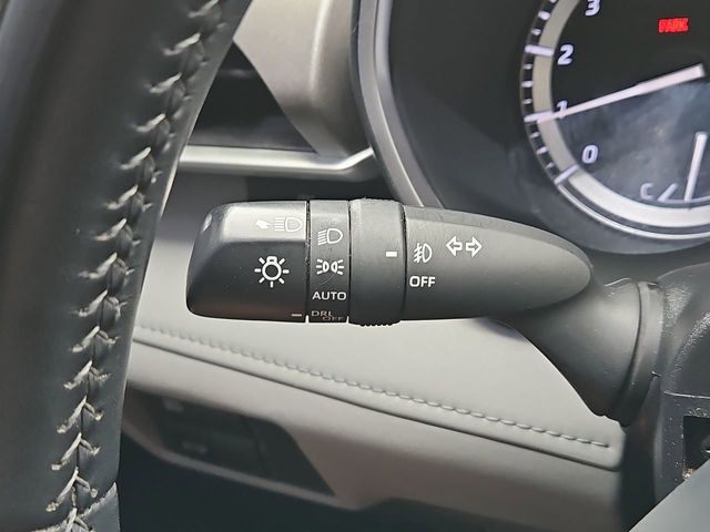 Thumbnail: 2022 Toyota Highlander - 32