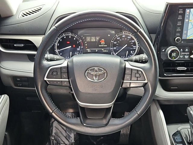 Thumbnail: 2022 Toyota Highlander - 14