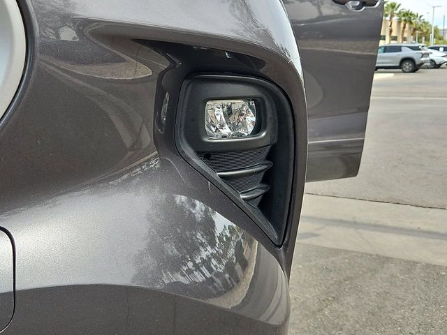 Thumbnail: 2022 Toyota Highlander - 19