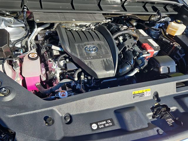 Thumbnail: 2023 Toyota Highlander - 9