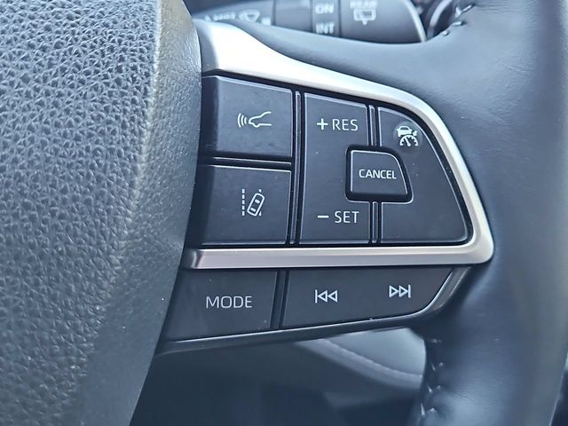 Thumbnail: 2023 Toyota Highlander - 31