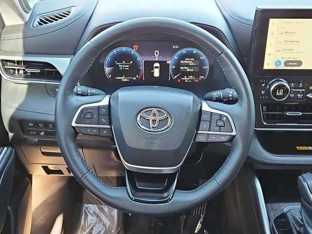 Thumbnail: 2023 Toyota Highlander - 15