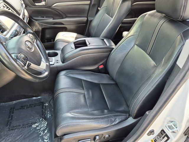 Thumbnail: 2017 Toyota Highlander - 11