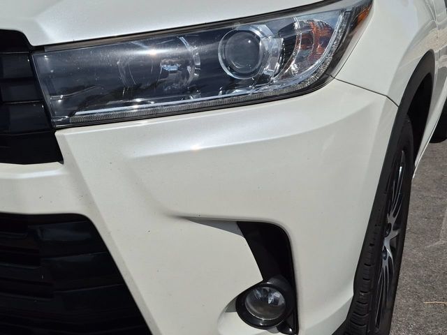 Thumbnail: 2017 Toyota Highlander - 25
