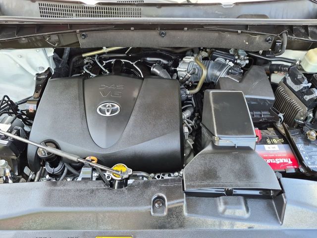 Thumbnail: 2017 Toyota Highlander - 9