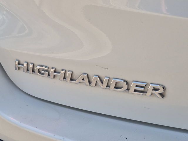 Thumbnail: 2017 Toyota Highlander - 26