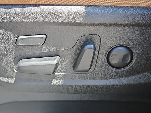 Thumbnail: 2020 Kia Telluride - 24