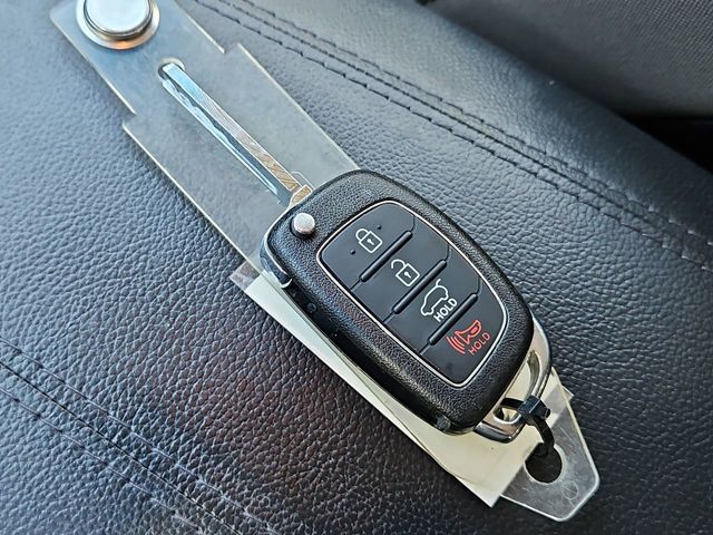 Thumbnail: 2016 Hyundai Santa Fe - 19