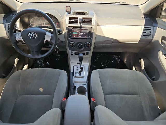 Thumbnail: 2013 Toyota Corolla - 10