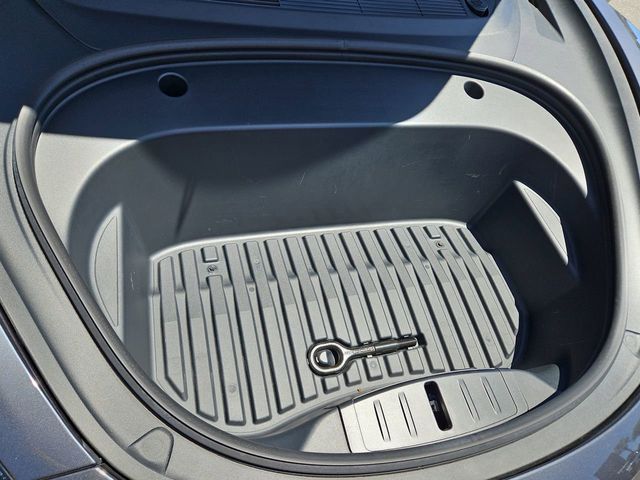 Thumbnail: 2023 Tesla Model 3 - 22