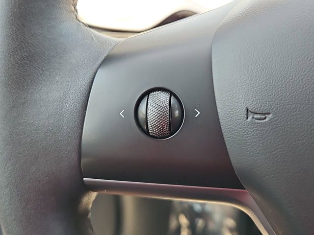 Thumbnail: 2023 Tesla Model 3 - 27