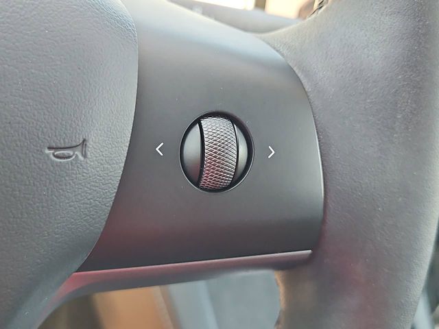 Thumbnail: 2023 Tesla Model 3 - 28