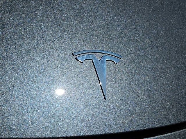 Thumbnail: 2023 Tesla Model 3 - 16