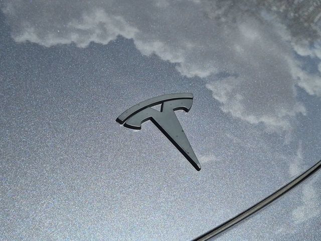 Thumbnail: 2023 Tesla Model 3 - 7
