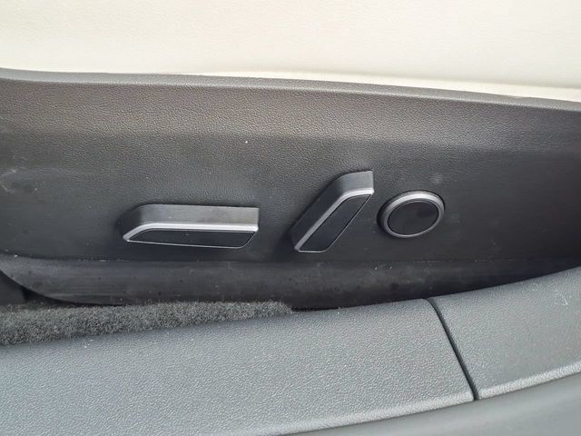 Thumbnail: 2023 Tesla Model 3 - 22