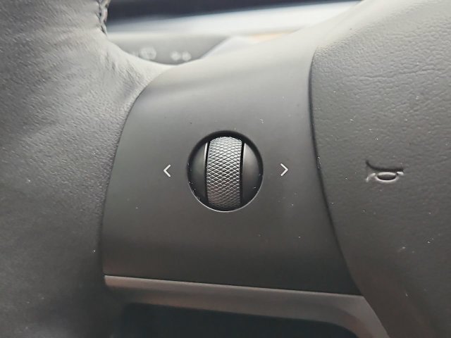 Thumbnail: 2023 Tesla Model 3 - 28